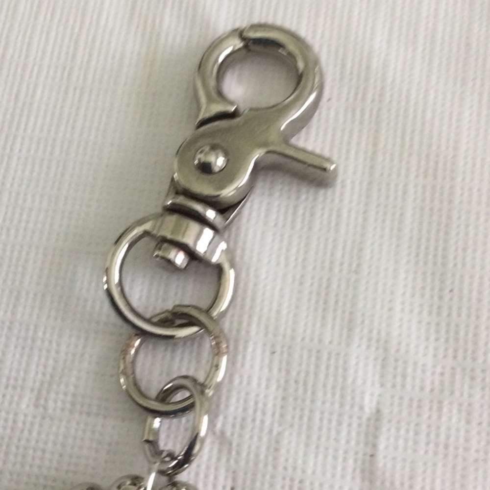 Woman’s Beaded Stretch Bracelet or key Chain color sliver has charm of a heart - Picture 5 of 5